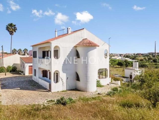 Moradia de 5 Quartos Perto da Praia da Galé 220m² Albufeira Olhos de Água