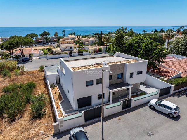 Moradia deslumbrante V5 2+3 quartos com Vista Mar na Galé 230m² Albufeira Olhos de Água