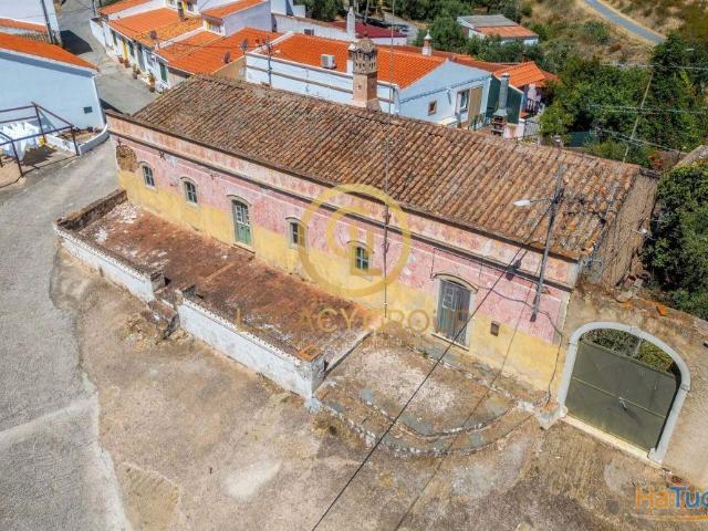 Moradia Devoluta c/8 Divisões e Terreno c/2840m2 Vaqueiros, Alcoutim | 26064008263