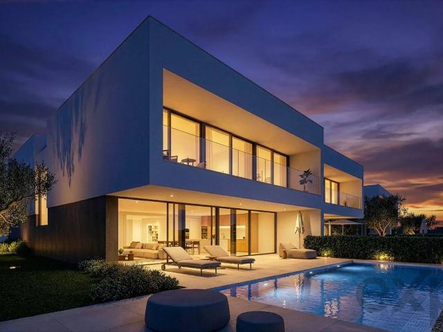 Moradia excepcional com vista mar e jacuzzi no terraço perto. 262m² Lagos