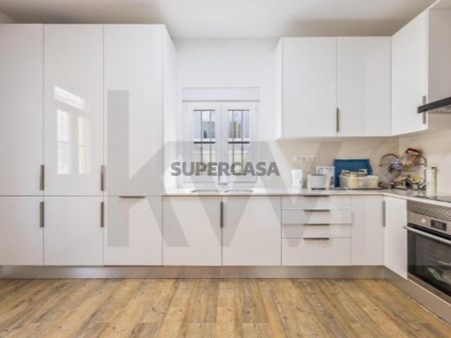 Moradia Exclusiva T3 + 1 Renovada no Centro de Lisboa