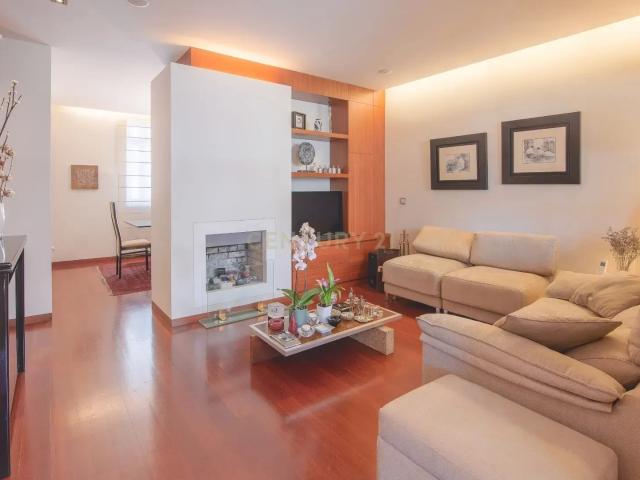 Moradia Exclusiva T4 com Piscina e Jardins em Serralves – Um Refúgio Sofisticado na Avenida Marechal Gomes da Costa