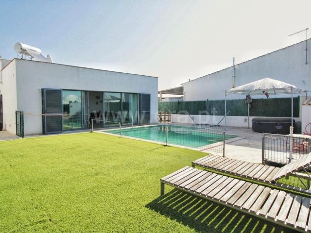Moradia Exclusiva V3+1 com Piscina 115m² Faro Sé e São Pedro