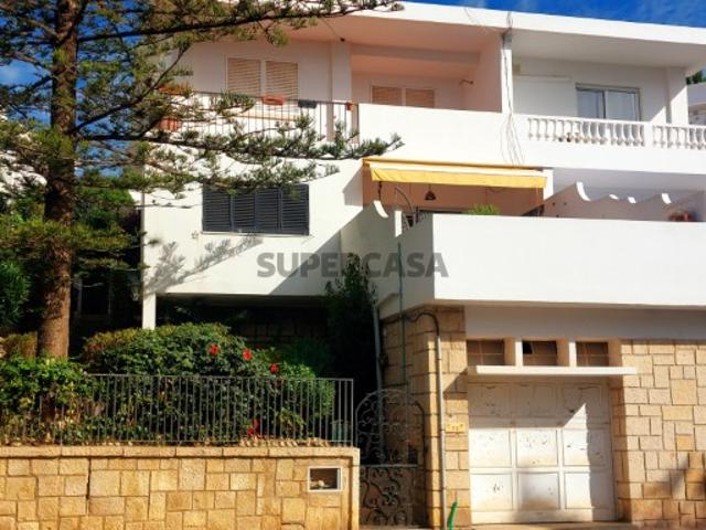 Moradia Exclusiva com Vista de Mar