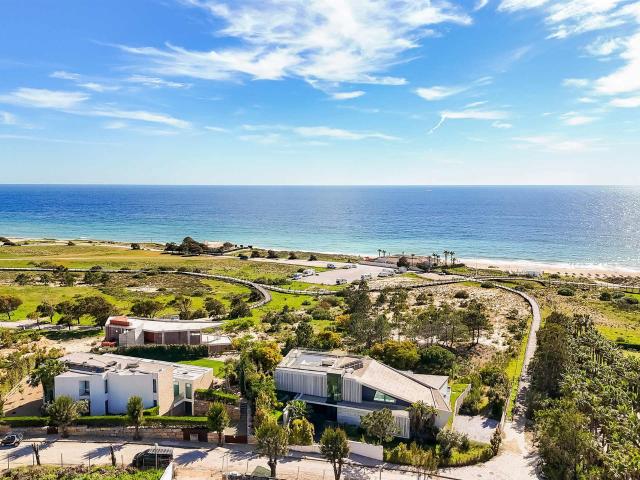 Moradia exclusiva nos Salgados a 200m da Praia 635m² Guia