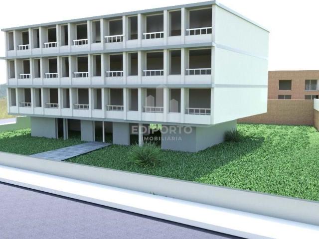 Moradia e Terreno com 3.000 m² em Lordelo Paredes