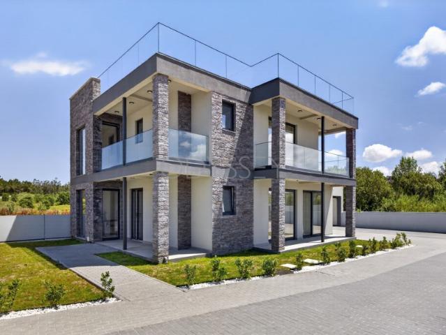 Moradia Ecológica T4 junto à Piscina com Terraço na Cobertura | Estilo de Vida e Convívio | Costa de Prata