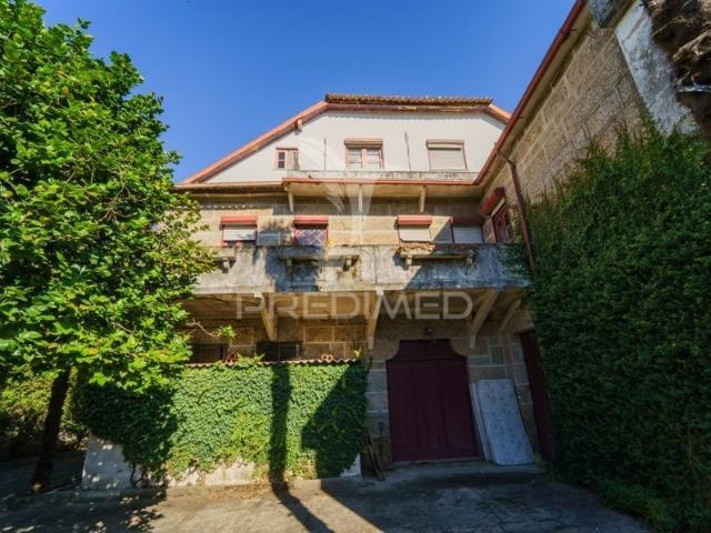 Moradia / Edifício no Centro de Guimarães – Oportunidade Única de Investimento