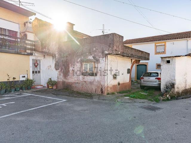 Moradia, Eiras e São Paulo de Frades