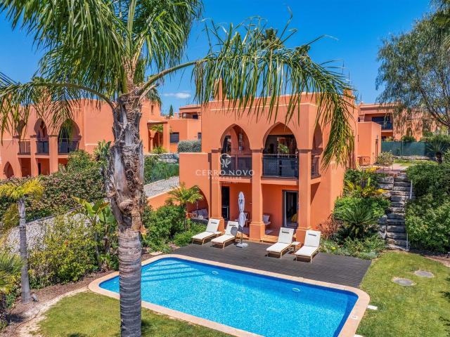 Moradia Elegante com Piscina em Resort de Golfe Tranquilo no. 168m² Alcantarilha e Pêra