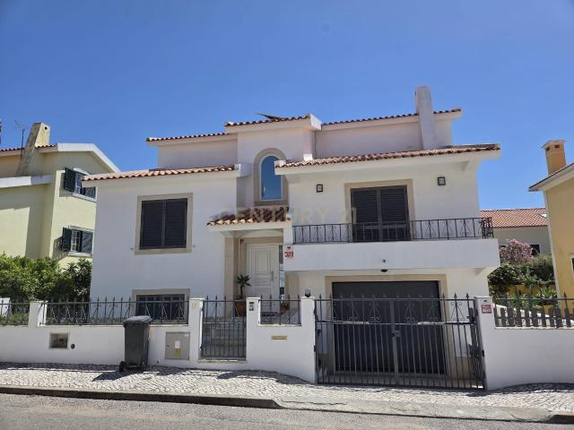 Moradia em Aires, Palmela | Tecnologia, Conforto e Espaço Exterior!