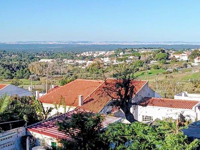 Moradia em Almoinha, Sesimbra – Excelente Oportunidade para Investimento
