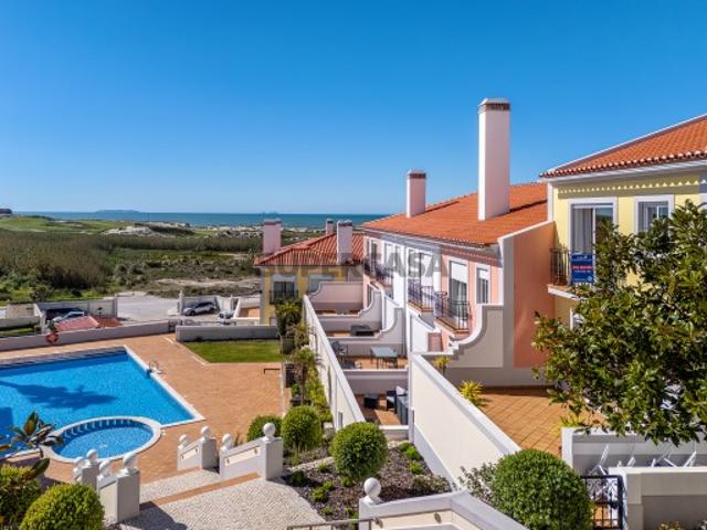 Moradia em Banda com 3 quartos e lugar de garagem junto à beira mar, no Praia d’El Rey Beach & Golf Resort, perto das Praias de Peniche