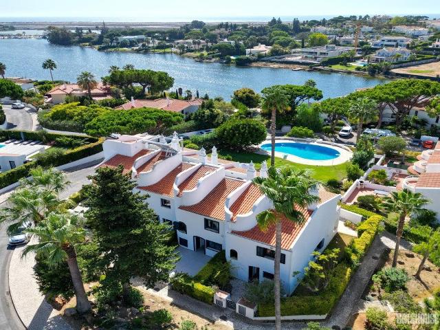 Moradia em banda com 3 quartos em Lakeside Village, Quinta d. 154m² Almancil
