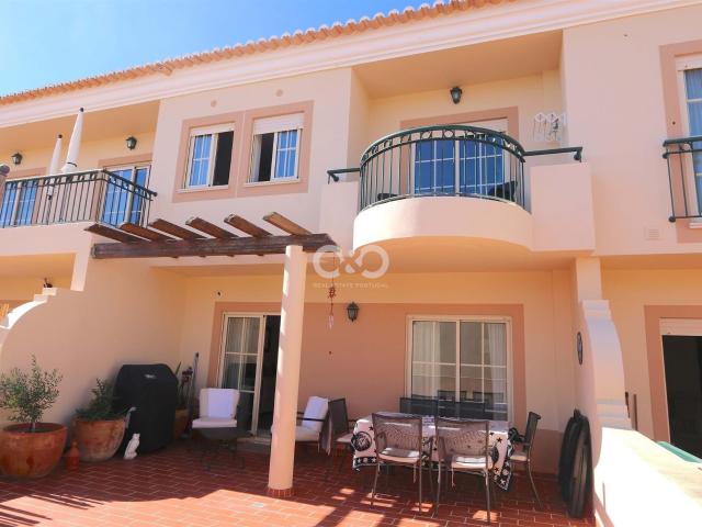 Moradia em banda com garagem e piscina Centro da Praia da. 227m² Praia da luz