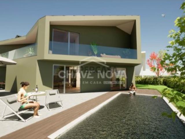 Moradia em Banda de Luxo V3+1 em Canidelo 200m da Praia Salgueiros