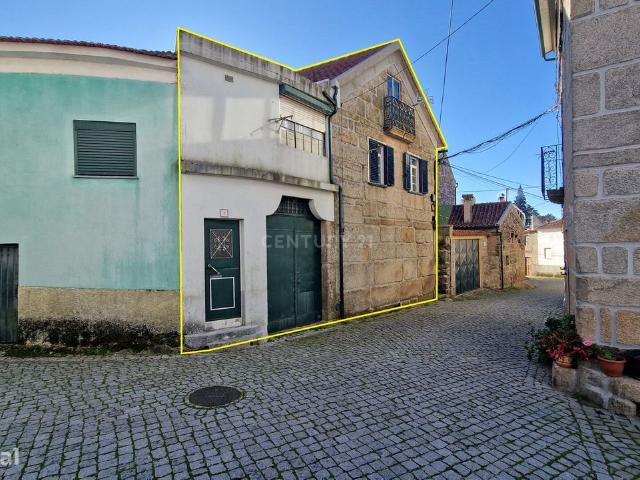 Moradia em banda em Abrunhosa a Velha Mangualde