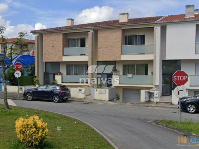 Moradia em banda, para arrendamento, Vila Verde Vila Verde e Barbudo | 26064072959