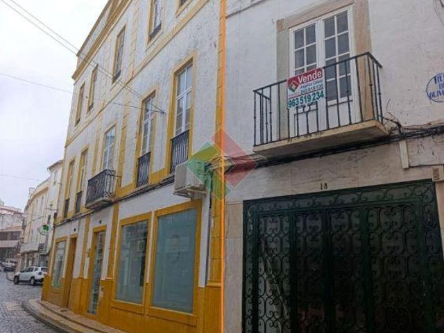 Moradia em banda, para venda, Elvas Caia, São Pedro e Alcáçova | 26064063400