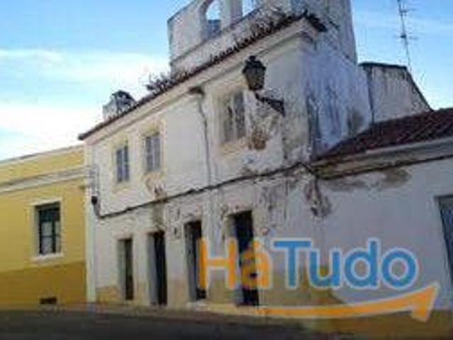 Moradia em banda, para venda, Elvas Caia, São Pedro e Alcáçova | 26083409994