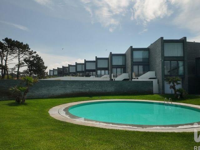 Moradia em banda T4 em Apúlia e Fão de 180 m²