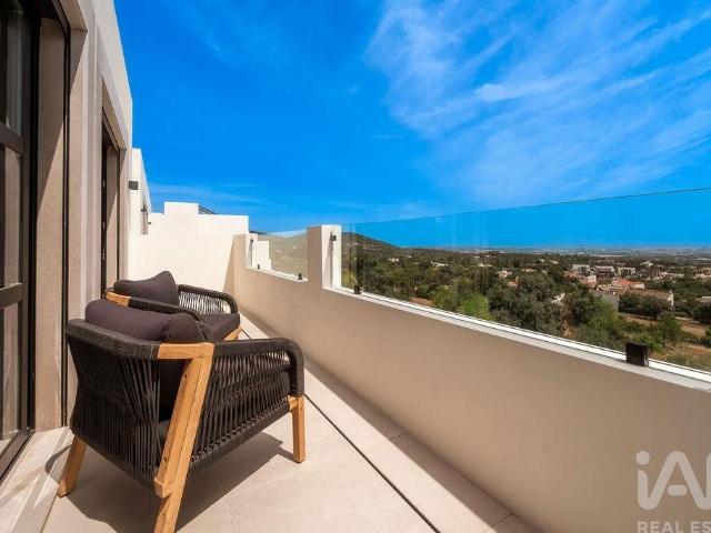 Moradia em banda T4 em Santa Bárbara de Nexe de 342,8 m² 342m² Faro Sé e São Pedro
