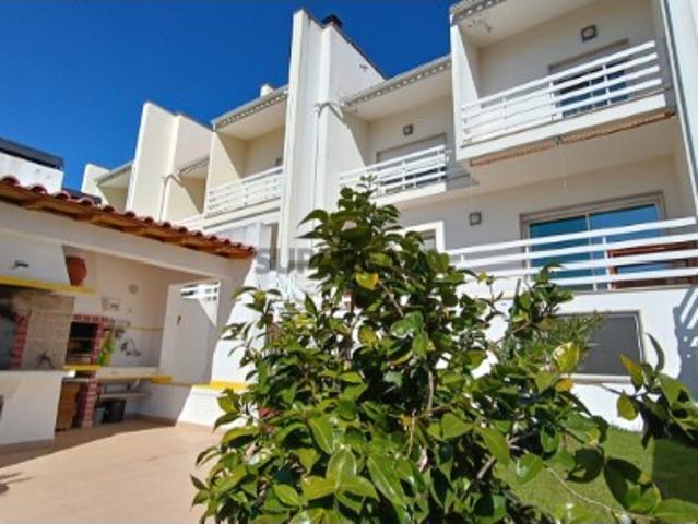 Moradia em Banda T4 em Zona sossegada do Fundão, Castelo Branco