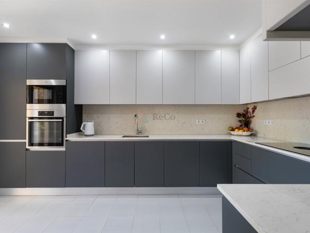 Moradia em banda T4 renovada em Vilamoura 281m² Vilamoura