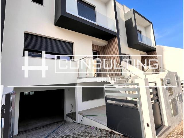 Moradia em Banda T4 Venda em Amora,Seixal 144m² Amora