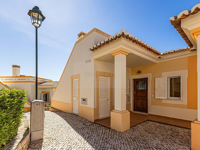 Moradia em Banda T2 com Vista Mar | Salema, Vila do Bispo