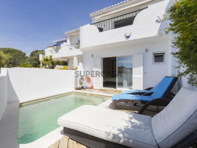 Moradia em banda T2 com piscina e vista mar na Praia da Luz