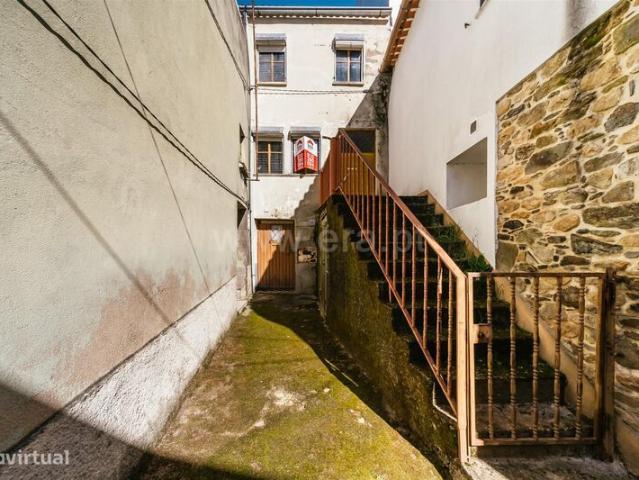 Moradia em Banda T2 / Covilh, Ourondo