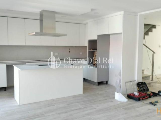 Moradia em Banda T3+2 Venda em Orgens,Viseu | 26063537173