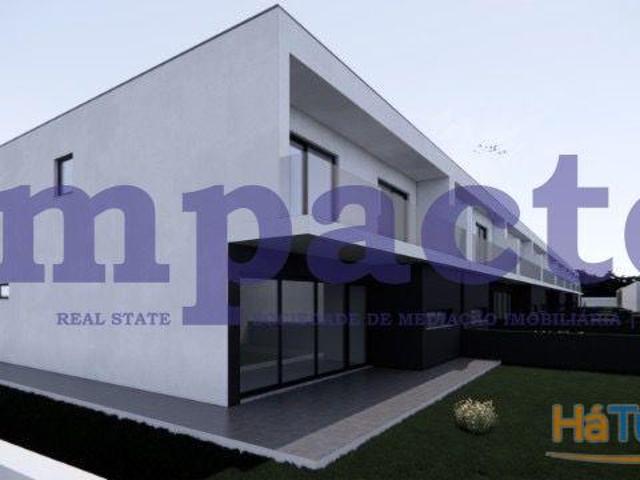 Moradia em Banda T3, Espargo Santa Maria da Feira. | 26054042850