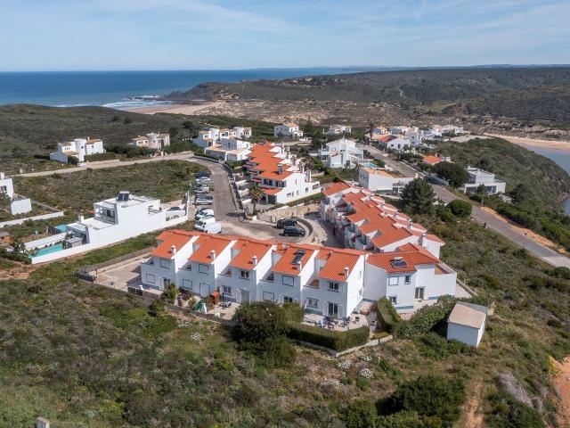 Moradia Em Banda T3, Espartal, Monte Clerigo 166m² Aljezur