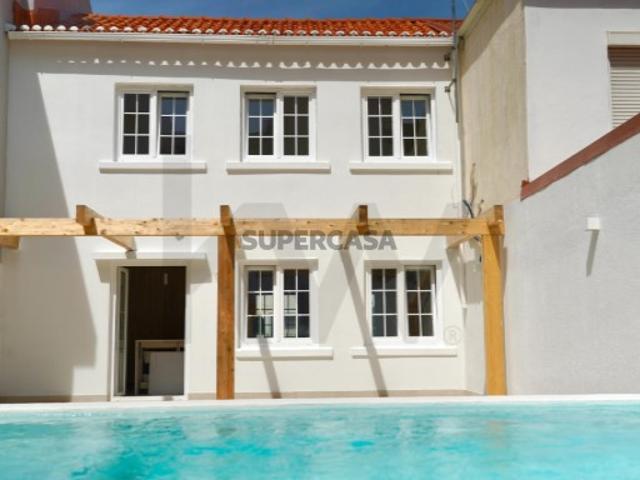Moradia em Banda T2 + 1 | Totalmente Remodelada na Penha de França, Lisboa
