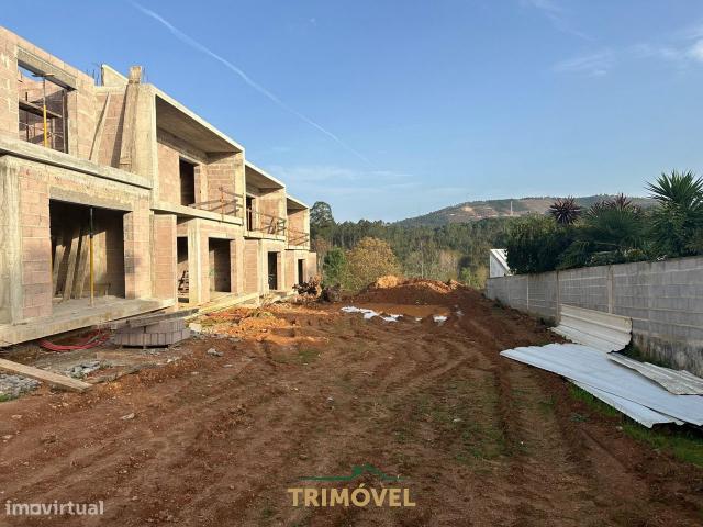 Moradia em Banda T3 Venda em Nogueira do Cravo e Pindelo,Oliveira de A