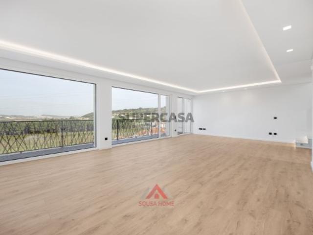 Moradia em Banda T3 Venda em Batalha,Batalha