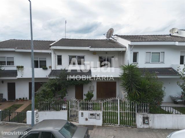 Moradia em Banda T3 Venda em Creixomil,Guimares