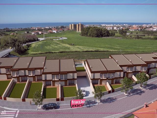 Moradia em Banda T3 Venda em rvore,Vila do Conde