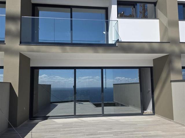 Moradia em Banda T3 Vista Mar e baia do Funchal 144m² Santa Luzia Funchal