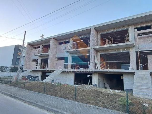 Moradia em Banda Venda em Cepes