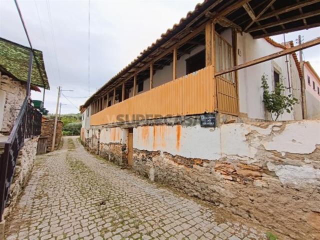 Moradia em Banda, 2 quartos, Valpaços, Rio Torto