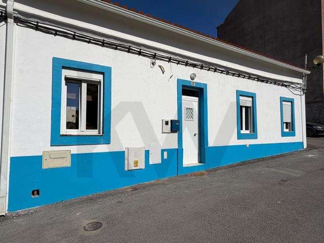Moradia em banda, 2 quartos, sala e pátio, Campo de Ourique, Lisboa