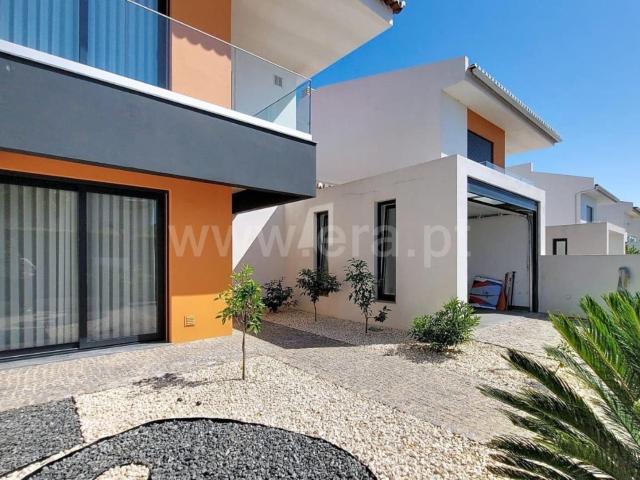 Moradia em Banda, 3 quartos, Portimão, Bemposta 139m² Portimão