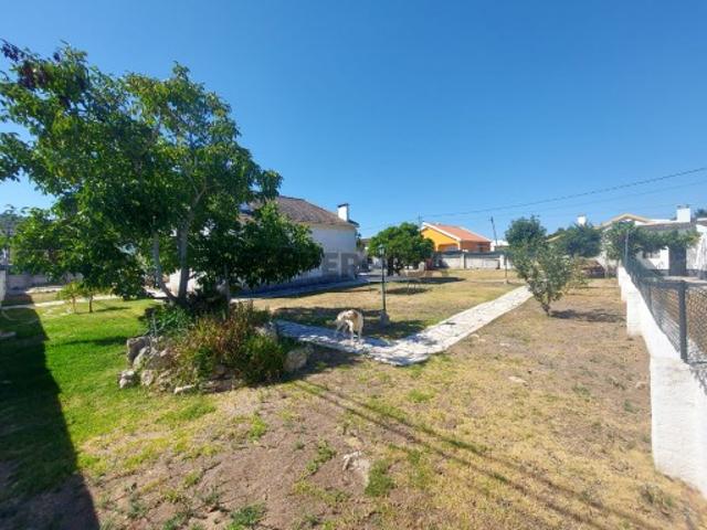 Moradia em Cabanas à venda inserida em lote de quase 1000 m2