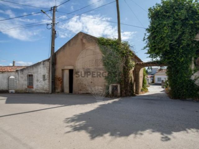 Moradia em Campelos e Outeiro da Cabeça