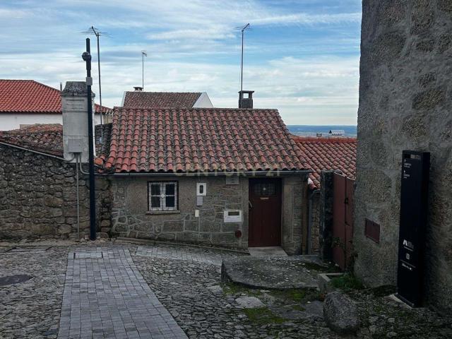 Moradia em Castelo Novo – Oportunidade Única de Investimento