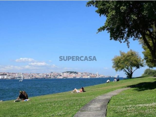 Moradia em Charneca de Caparica