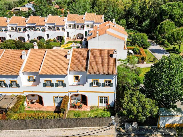 Moradia em condomínio fechado com Piscina, Perto das Praias da Arrábida
